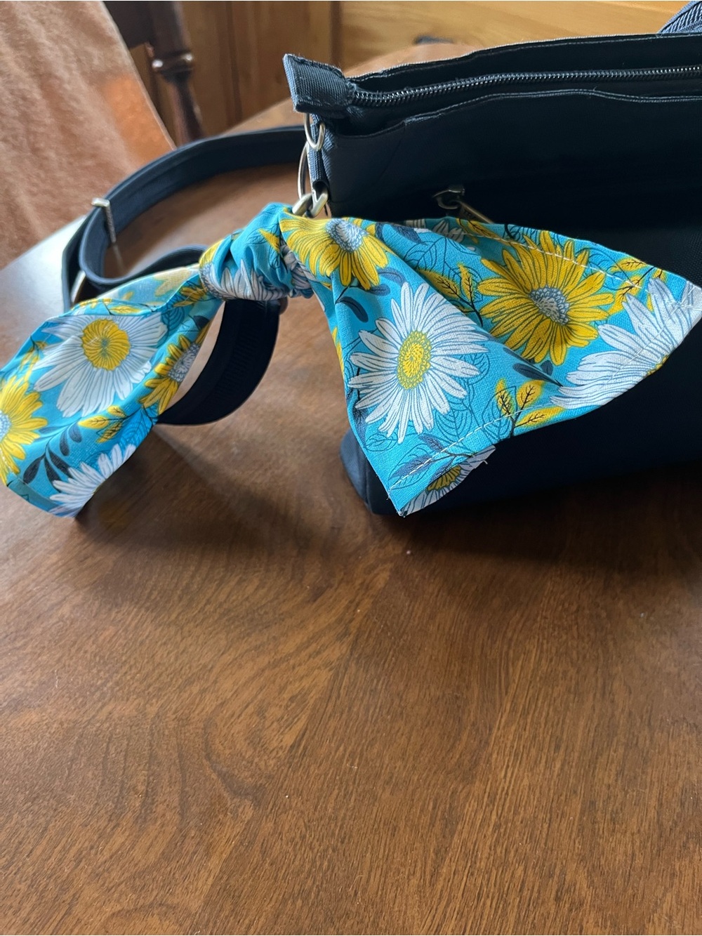 Turquoise Daisy Scarf Tie - Women's Bag Accent